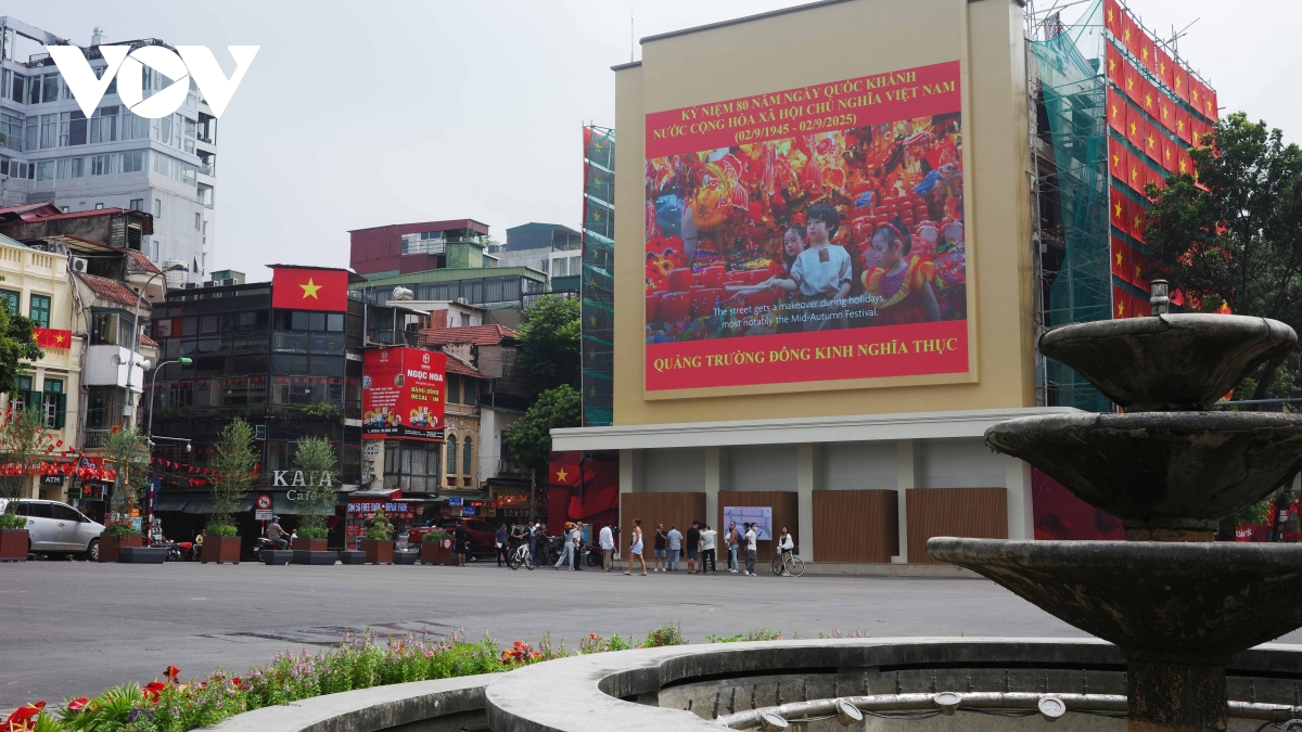 Quảng trường Đông Kinh Nghĩa Thục sau khi chỉnh trang vẫn thiếu chiều sâu văn hoá